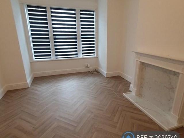 Roman Place, Leeds, LS8 1 bed flat to rent £795 pcm £183 pw