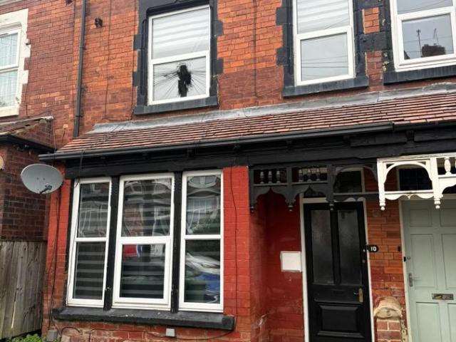 Roman Place, Leeds LS8, 1 bed flat to rent, £795 pcm | PrimeLocation