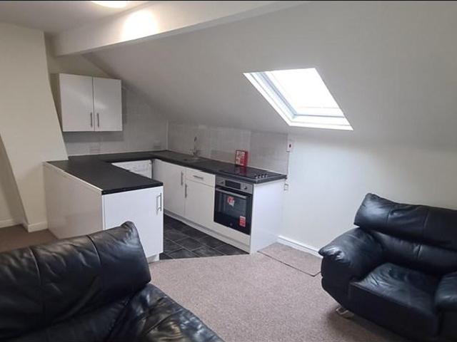 Roman Place, Roundhay, LS8 1 bed flat to rent £695 pcm £160 pw