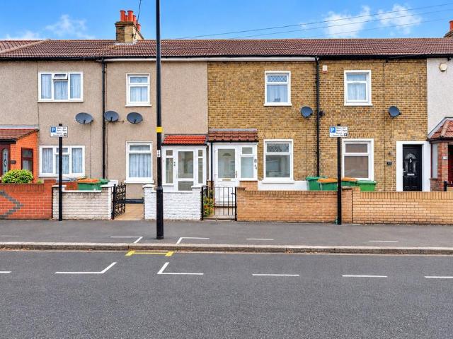 Roman Road, E6 3 bed terraced house to rent £2,250 pcm £519 pw
