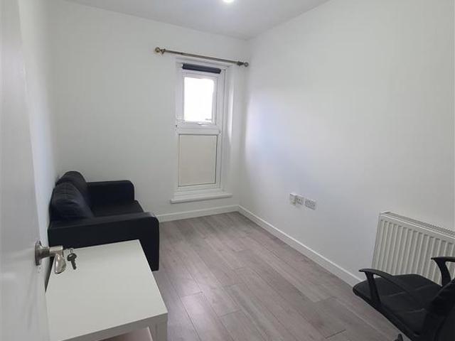 Roman Road, London E3, 2 bed flat to rent, £1,900 pcm | PrimeLocation
