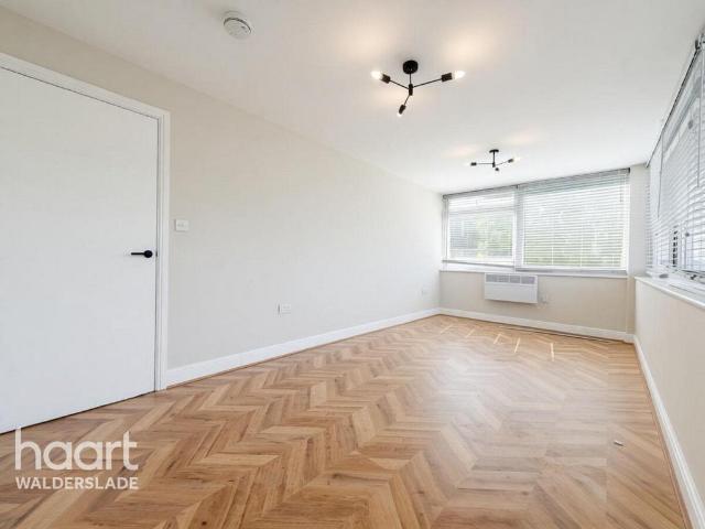 Roman Square, SITTINGBOURNE 2 bed apartment to rent £1,075 pcm £248 pw