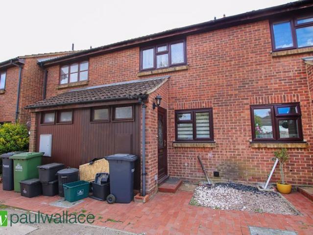 Roman Street, Hoddesdon EN11, 2 bed terraced house to rent, £1,550 pcm | PrimeLocation