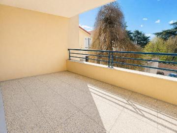 ROMANS APPARTEMENT 3 CHAMBRES PROCHE COMMODITES
