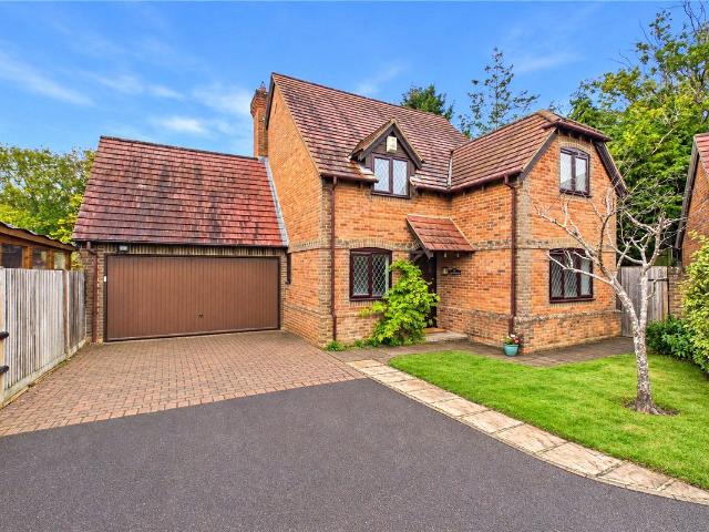 Romans Gate, Pamber Heath, Tadley RG26, 4 bed detached house to rent, £2,400 pcm | PrimeLocation