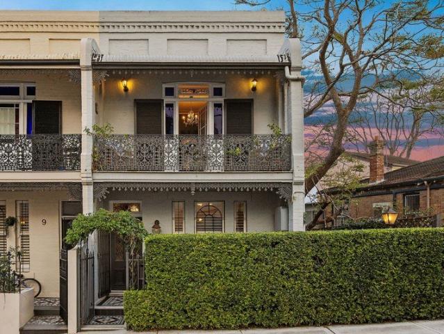Romantic Victorian terrace of vintage refinement