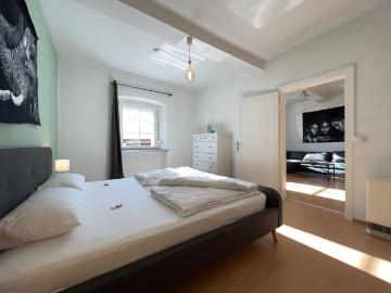 ☆ Romantic Apartment with Fireplace by Rabe ✔Washing machine ✔Terrace 15 min. KA City | 10 min. KIT Nord | 8 min. Daimler | 5 min. MiRO, Karlsruhe Amsterdam Apartments for Rent