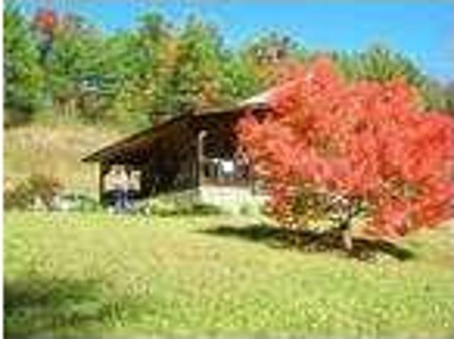 Romantic Mounain Log Cabin with all the bells and whistles in NC