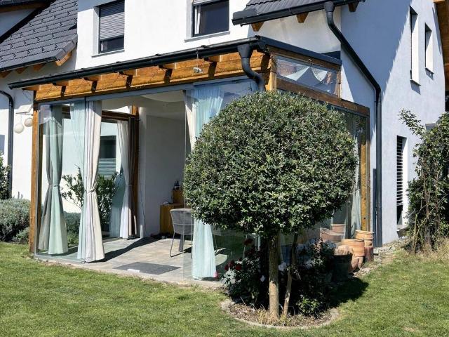 Romantische Ziegelmassiv Doppelhaushälfte mit Sommergarten und Sauna, voll ausgestattet und provisionsfrei! Provisionsfrei