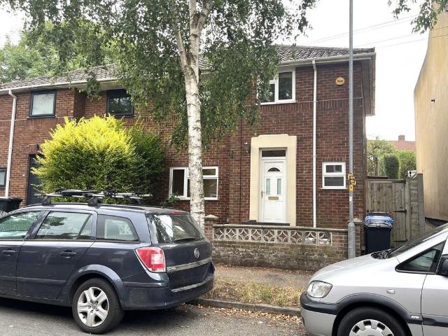 Romany Road, Norwich NR3 3 bed semi detached house to rent £1,400 pcm £323 pw