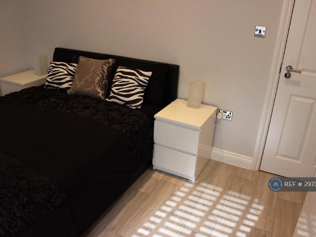 Romborough Way, London, SE13 1 bed in a house share to rent £990 pcm £228 pw