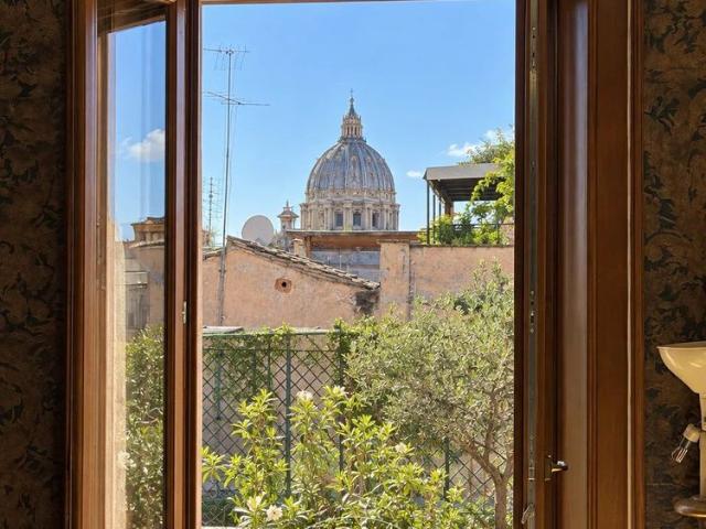 Rome, Penthouse 3 Chambres 165 m² en location