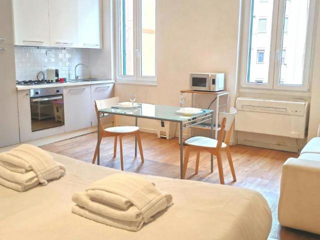 Rome Rome 00176 105073064