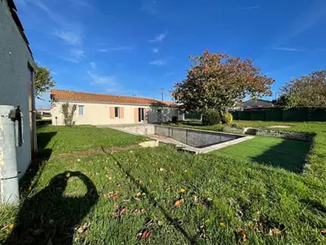Romegoux 17250 Achat / Vente maison 4 pièces t4 au dernier étage piscine
