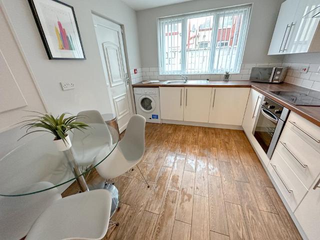 Romer Road, L6 6DH, 5 bed terraced house to rent £433 pcm £100 pw