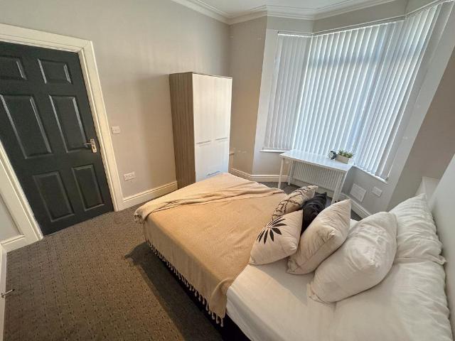Romer Road, Liverpool, L6 6DH, United Kingdom | 4 bed townhouse for rent #136497079 | Rentberry