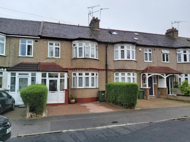 Romford, RM11 1JZ 4 bed terraced house to rent £2,300 pcm £531 pw