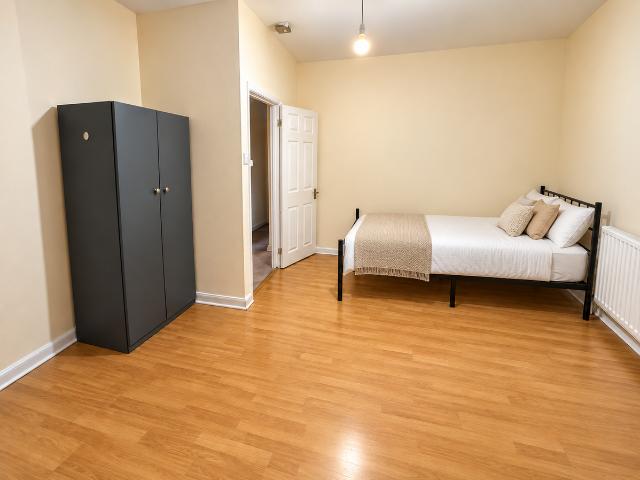 Romford Road, London E12, 2 bed flat to rent, £1,800 pcm | PrimeLocation