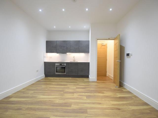 Romford Road, Stratford E15, 1 bed flat to rent, £1,400 pcm | PrimeLocation