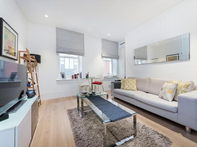Romilly Street, Soho, W1D 1 bed apartment to rent £2,817 pcm £650 pw