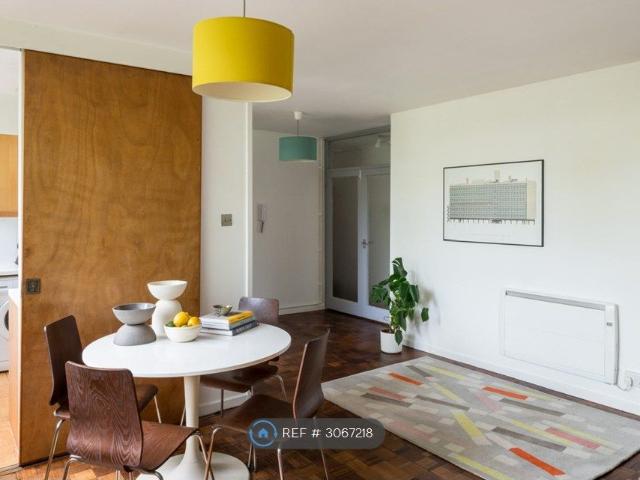 Romney Court, London NW3, 1 bed flat to rent, £2,500 pcm | PrimeLocation