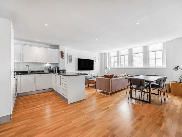 Romney House, 47 Marsham Street. 3 bed apartment to rent £4,983 pcm £1,150 pw