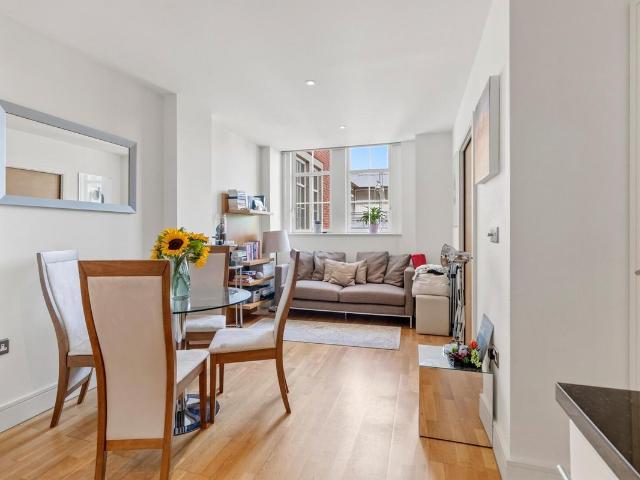 Romney House, Marsham Street SW1P, 2 bed flat to rent, £3,358 pcm | PrimeLocation