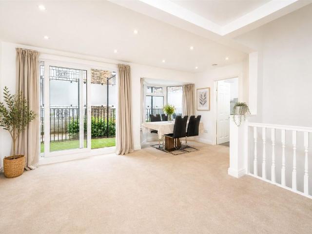 Romney Mews, London W1U, 2 bed semi detached house to rent, £5,417 pcm | PrimeLocation