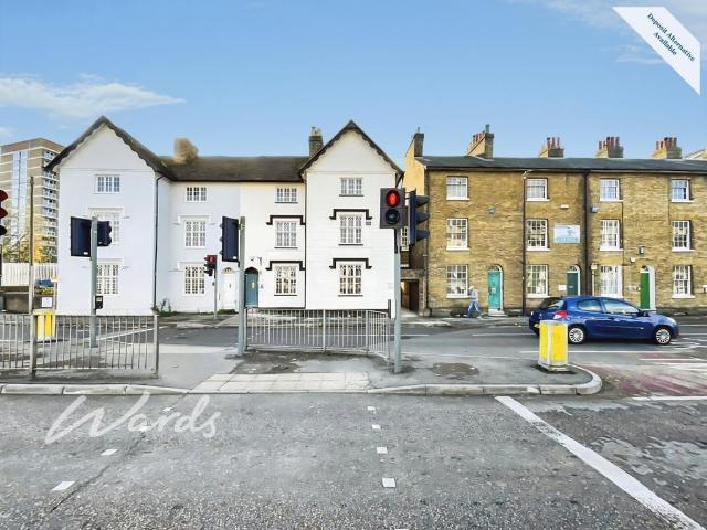 Romney Place Maidstone ME15 3 bed apartment to rent £1,500 pcm £346 pw