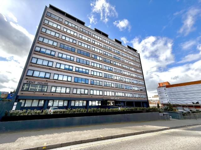 Romney Place, MAIDSTONE, ME15 1 bed apartment to rent £1,050 pcm £242 pw