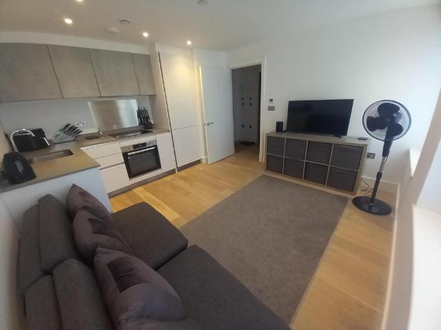 Romney Place, MAIDSTONE, ME15 1 bed apartment to rent £900 pcm £208 pw