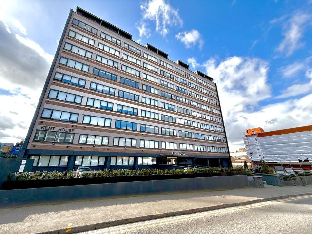 Romney Place, Maidstone ME15, 1 bed flat to rent, £1,050 pcm | PrimeLocation