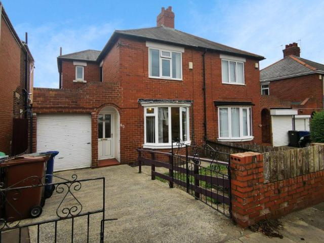 Ronald Drive, Newcastle upon Tyne, NE15 2 bed semi detached house to rent £895 pcm £207 pw