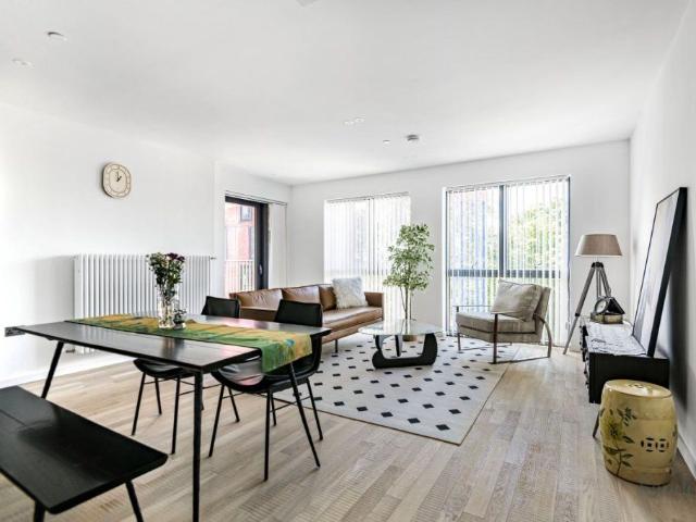 Ronalds Road, Brentford, Middlesex TW8, 1 bed flat to rent, £2,200 pcm | PrimeLocation