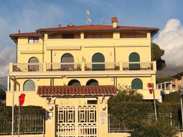 RONCHI, AFFITTASI APPARTAMENTO FRONTE MARE