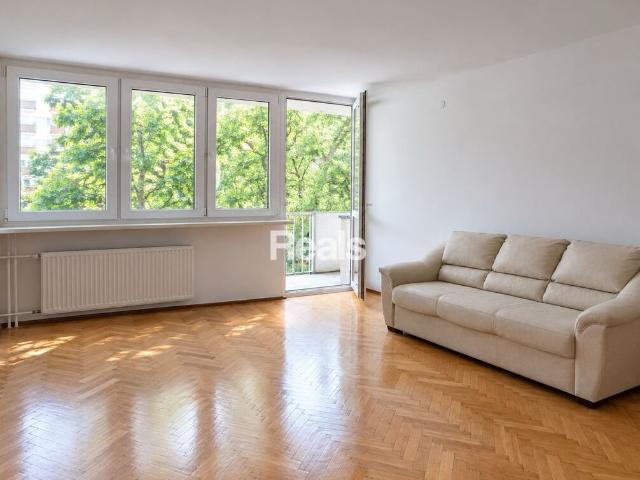 Rondo Wiatraczna. 3 pokoje do wprowadzenia. Balkon