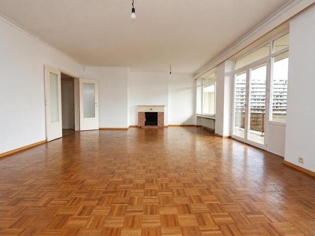 ROODEBEEK – LUMINEUX APPT 2 CH + BUREAU ± 120 M²