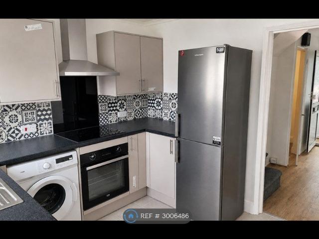Roodegate, Basildon SS14, 3 bed terraced house to rent, £1,650 pcm | PrimeLocation