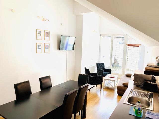 Rooftop apartment with patio close to Kollwitzplatz area and ALEX Berlin Amsterdam Apartments for Rent
