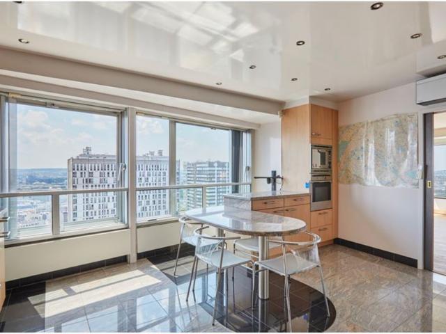 Rooftop en triplex – Vue Seine – 3 Chambres Beaugrenelle
