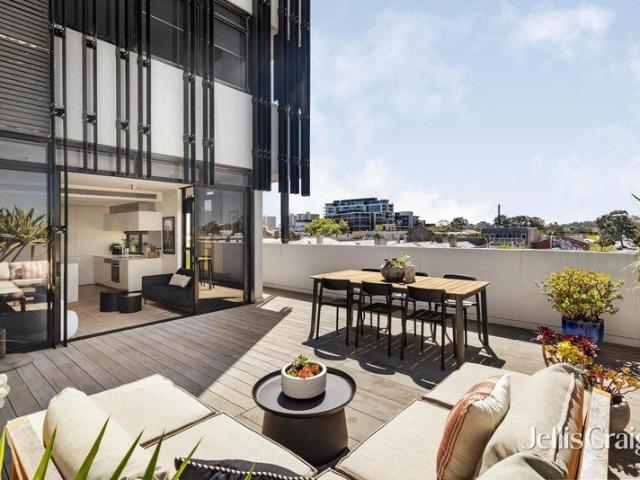 Rooftop entertaining with Richmond outlooks