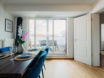Rooftop* 2 Room Apartment with Eat In Kitchen and roof terrace, Leipzig Amsterdam Apartments for Rent