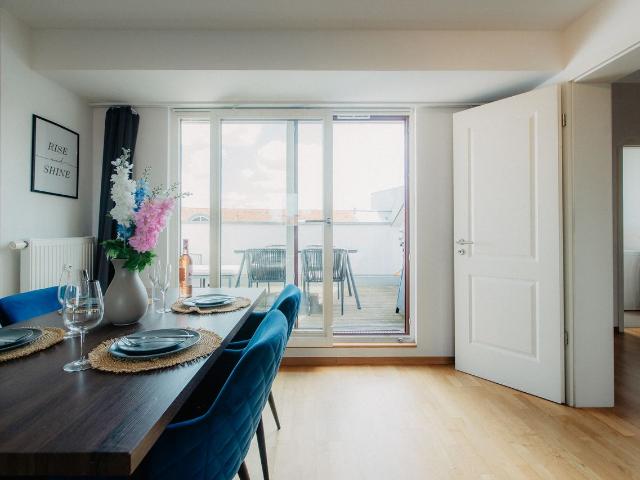 Rooftop* 2 Room Apartment with Eat In Kitchen and roof terrace, Leipzig Amsterdam Apartments for Rent