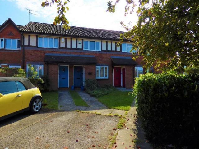 Rookery Drive, Luton, LU2 2 bed terraced house to rent £1,250 pcm £288 pw