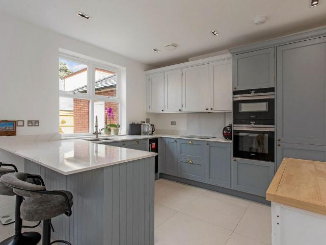 Rookery Lane, Barnet EN4, 4 bed semi detached house to rent, £4,000 pcm | PrimeLocation