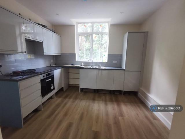 Rookery Lane, Bromley, BR2 2 bed flat to rent £1,850 pcm £427 pw