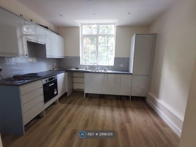 Rookery Lane, Bromley BR2, 2 bed flat to rent, £1,850 pcm | PrimeLocation