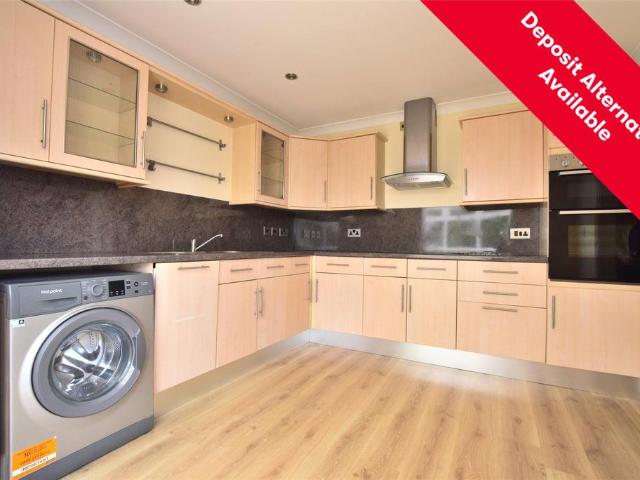 Rookery Road, Gloucester GL3 3 bed detached house to rent £1,550 pcm £358 pw