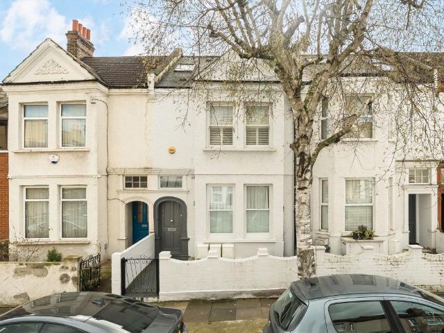 Rookstone Road, Tooting SW17, 1 bed flat to rent, £1,800 pcm | PrimeLocation