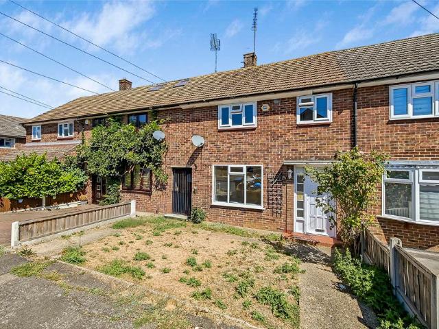 Rookwood Avenue, Loughton IG10 3 bed terraced house to rent £2,000 pcm £462 pw